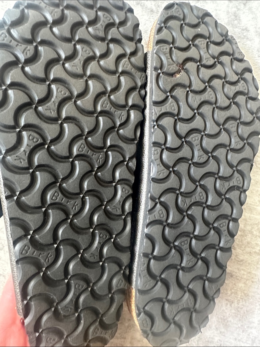 Like new Birkenstock Arizona Double-Strap Sandals - Picture 4 of 6